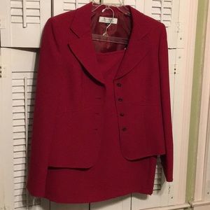 2 piece suit. Tahari Arthur S Levine